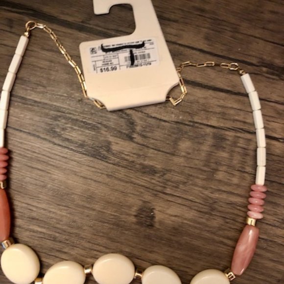 Fashion Necklace - Picture 2 of 5